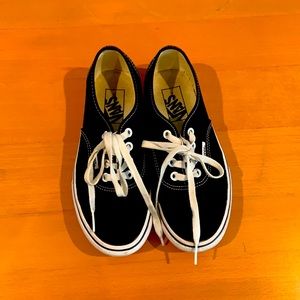 Vans off the wall platform classics.